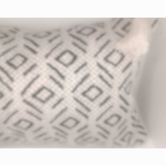 DKNY DECORATIVE PILLOW - Picture 3 of 12